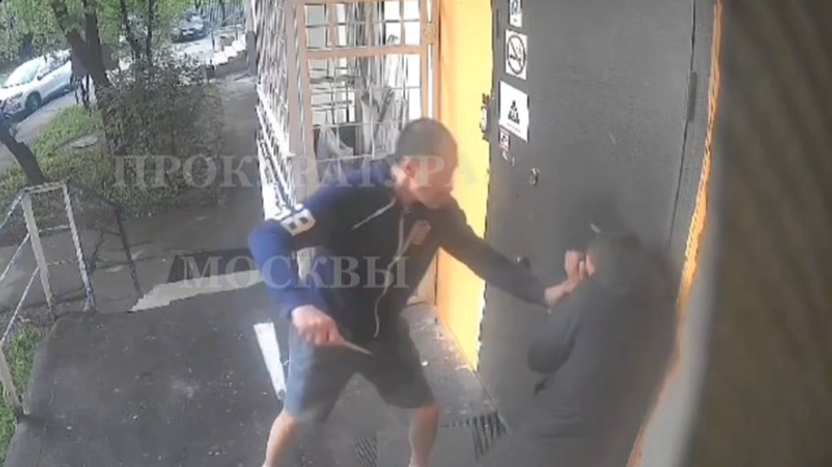 Постоялец хостела напал с ножом на мужчину в Южном Бутове. Видео