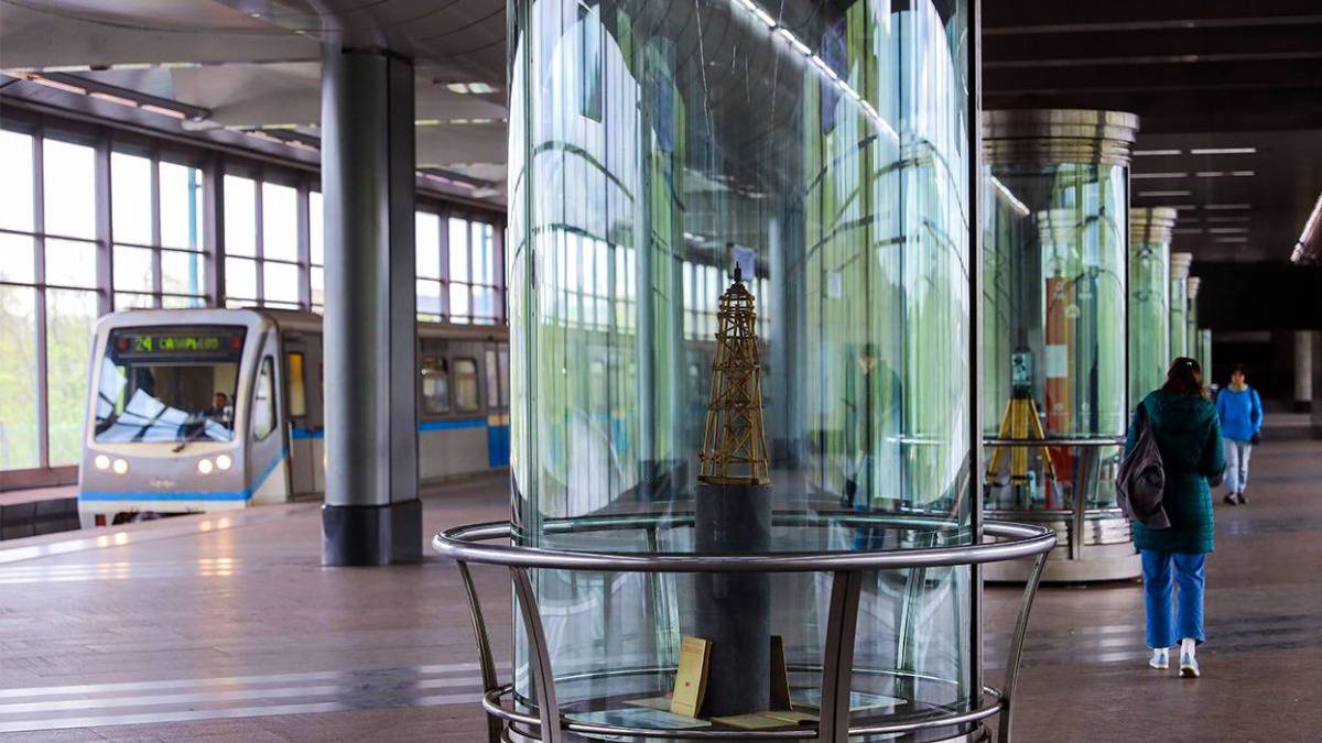 Выставка к 245-летию МИИГАиК открылась на станции метро «Воробьевы горы»