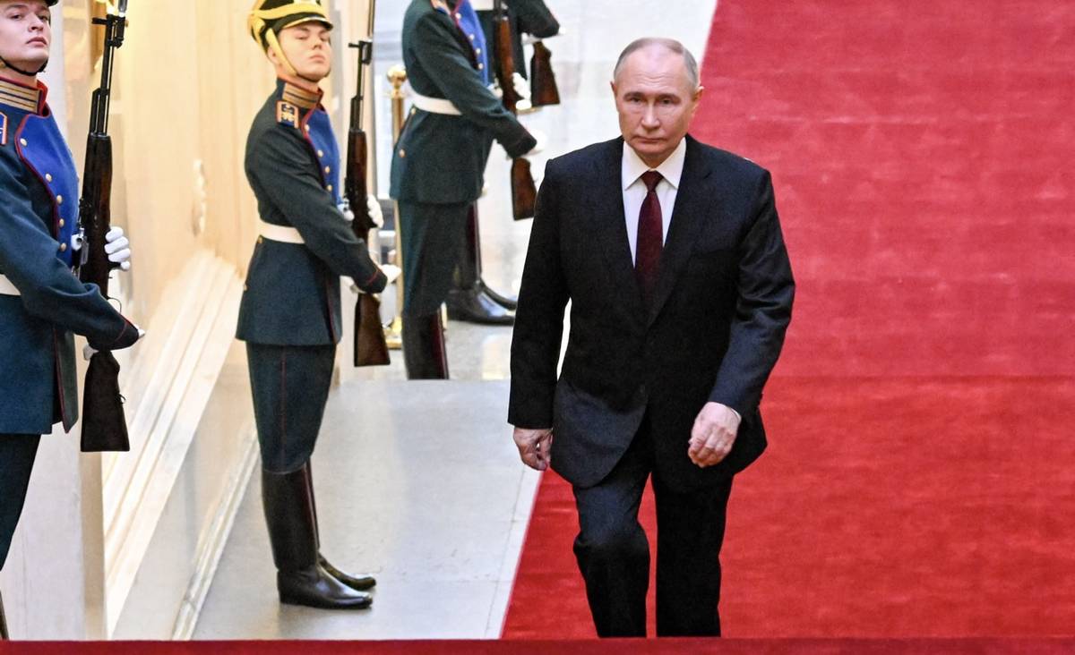 Стало известно, какая картина привлекла внимание Путина до инаугурации