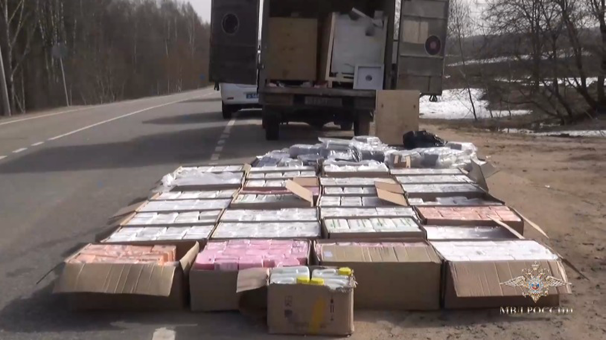 Почти три тысячи пакетов с гашишем обнаружили в грузовике в Подмосковье
