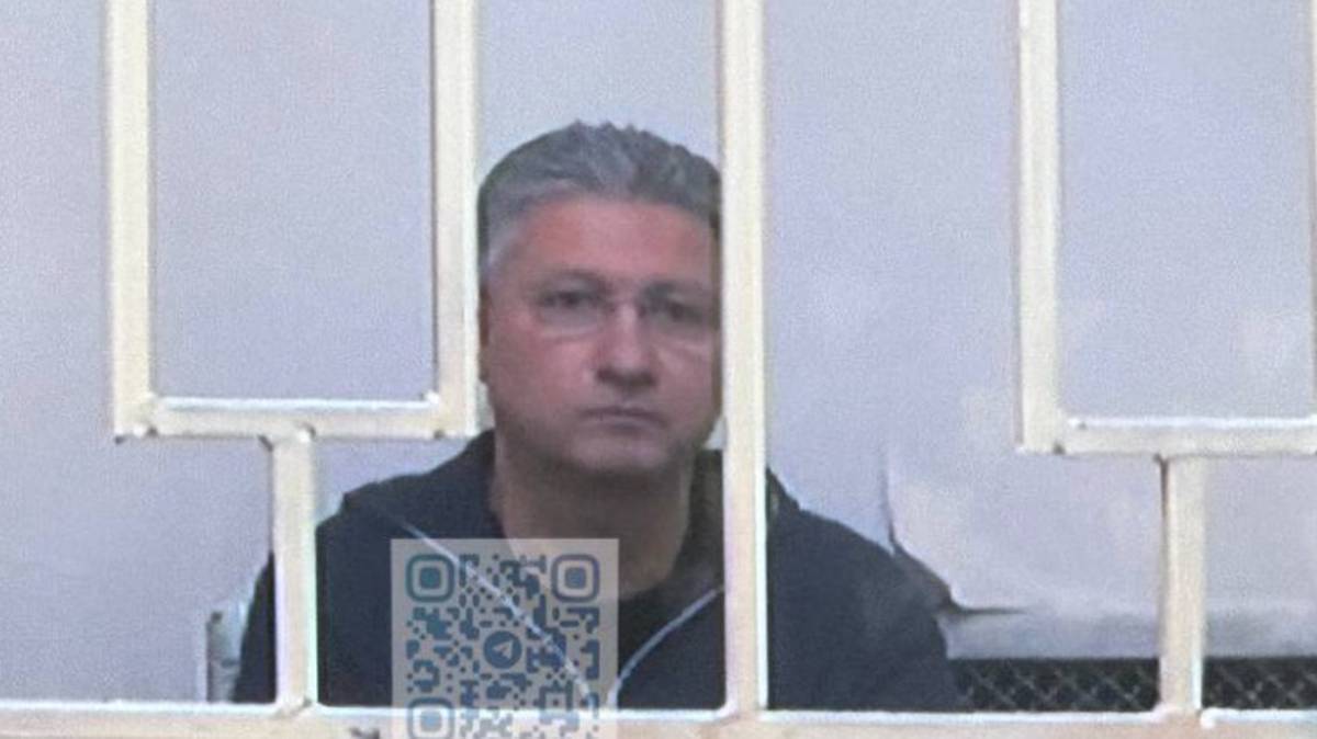 Суд оставил под арестом замминистра обороны РФ Иванова