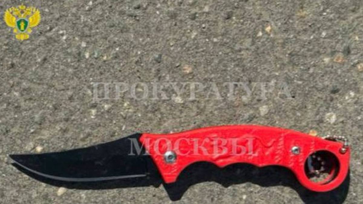 Мужчина вонзил нож в шею москвичке в Гольянове