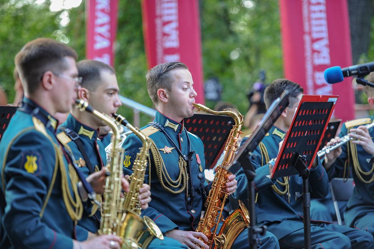 Военные оркестры возвращаются в парки Москвы