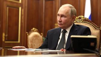 Путин потребовал в короткие сроки вернуть тепло в населенные пункты после аварий