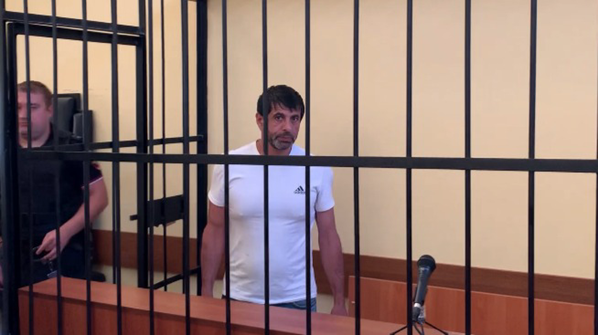 Суд арестовал мужчину, разбросавшего венки у памятника «Журавли» в Видном