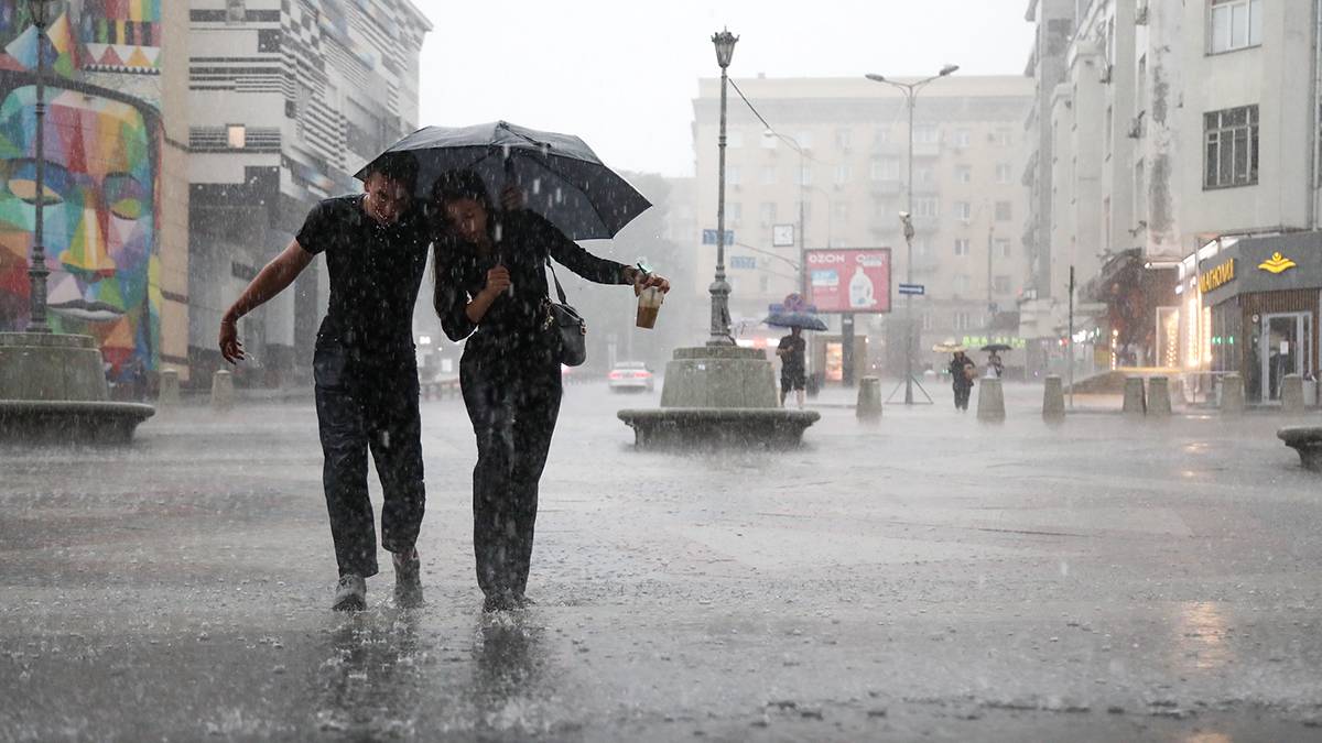 Грозовые дожди и ливни ожидаются в Москве 17 июня