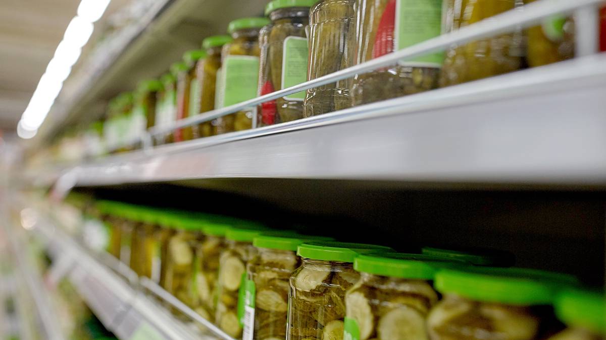 Роскачество посоветовало начать закупать к Новому году продукты долгого хранения