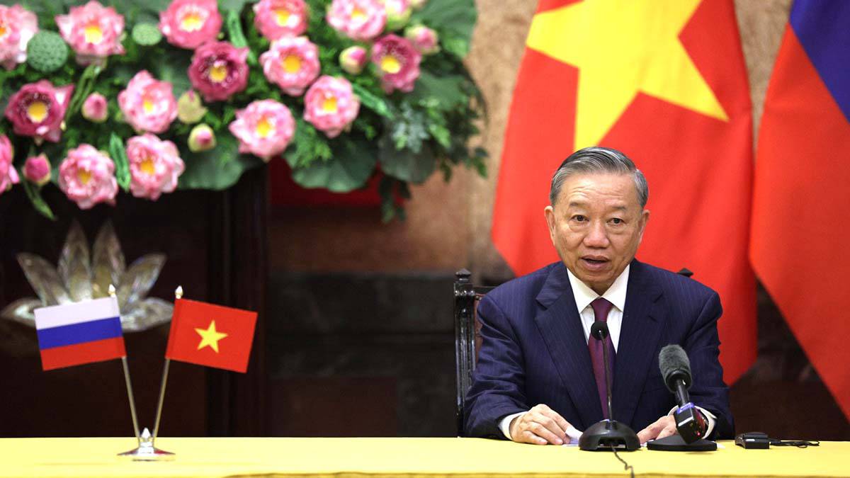 Президента Вьетнама избрали новым генсеком правящей Компартии