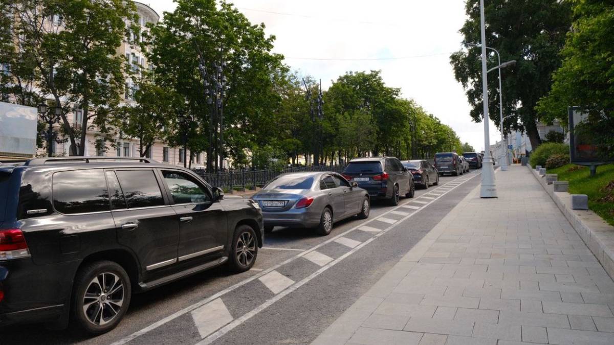 На ряде улиц Москвы снизится стоимость городской парковки с 1 июля
