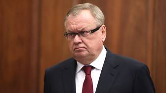 Глава ВТБ Костин посоветовал вложить миллион рублей в депозит или в облигации