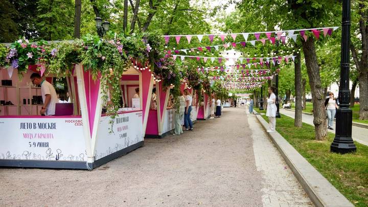 Москвичей пригласили на последний день фестиваля «Лето в Москве. Мода и красота»