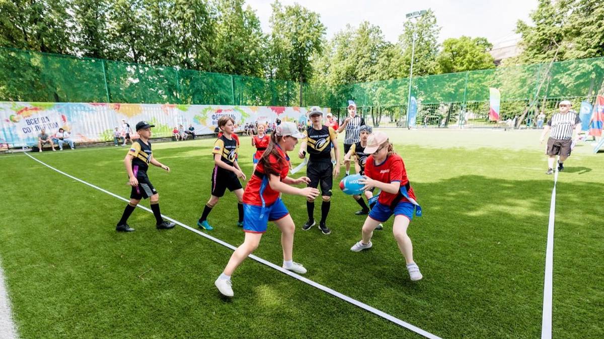 Московские школьники и студенты приняли участие в программах спортивных клубов