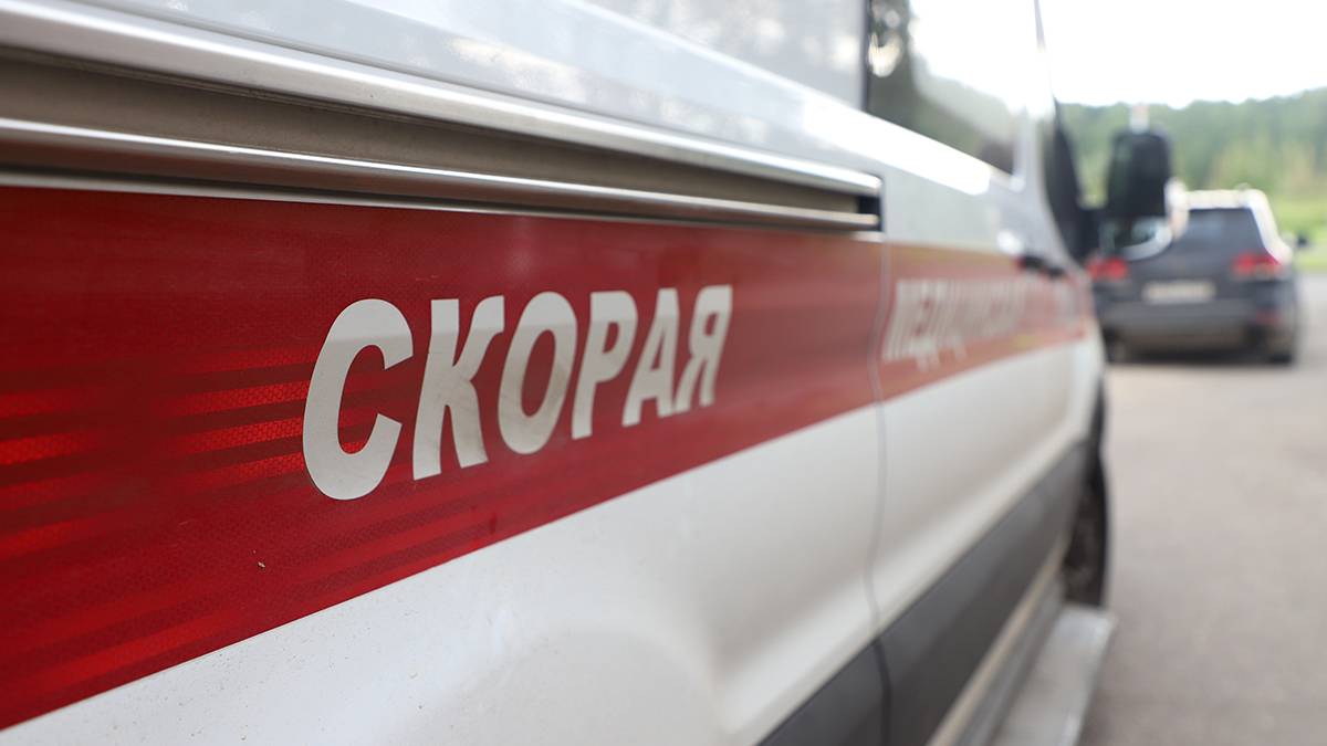 Электропоезд на высокой скорости влетел в другой состав в Белгородской области
