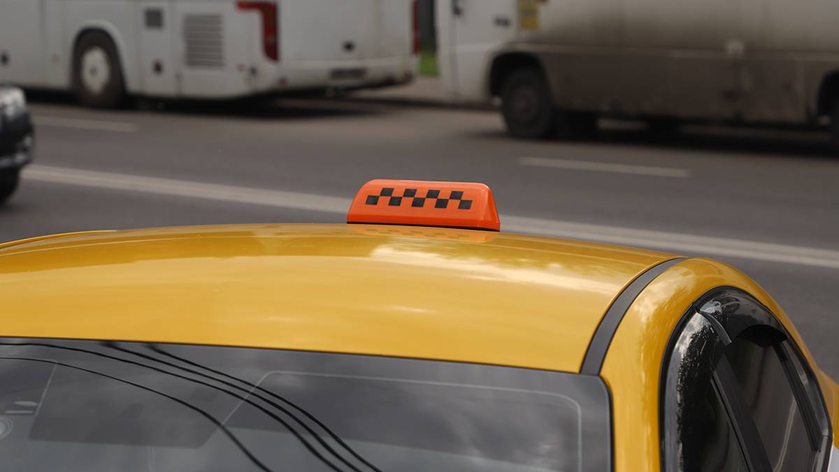 «Покажи грудь»: что грозит таксисту за предложение пассажирке оголиться в счет оплаты
