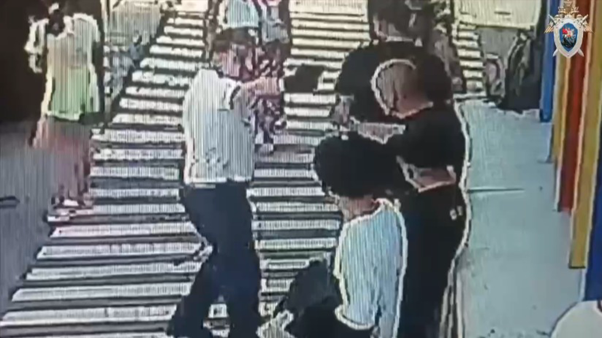Мужчина угрожал полицейскому пистолетом на Савеловском рынке