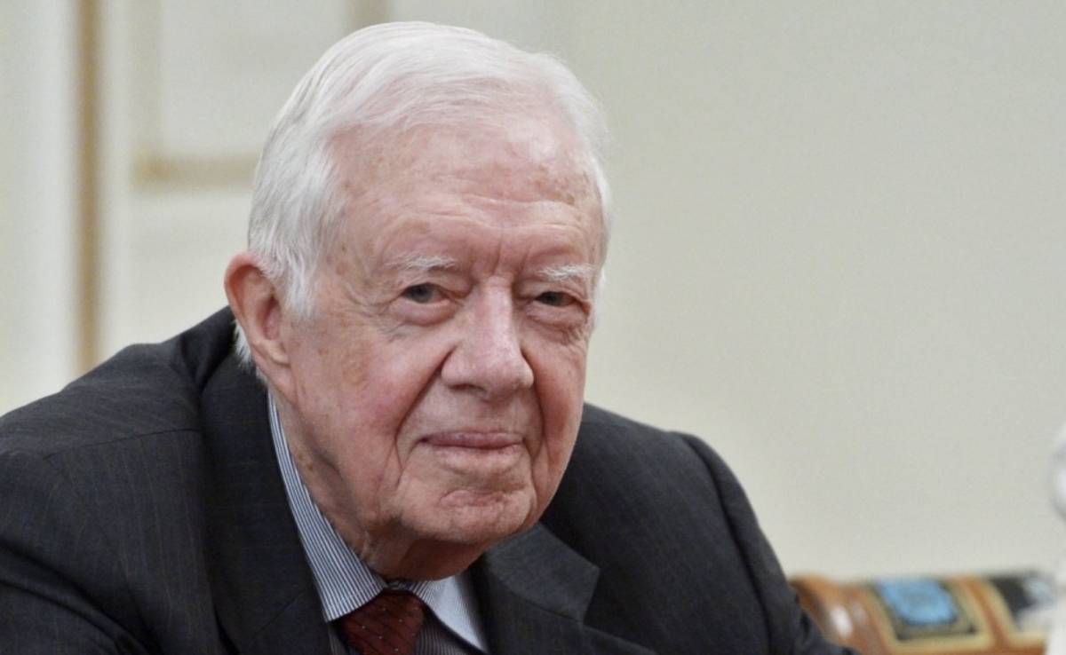 В Сети сообщили о смерти старейшего президента США Картера, но сразу опровергли