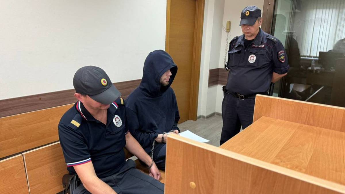 Суд отправил в СИЗО мужчину, который сжег бабушку и мать в квартире в Москве