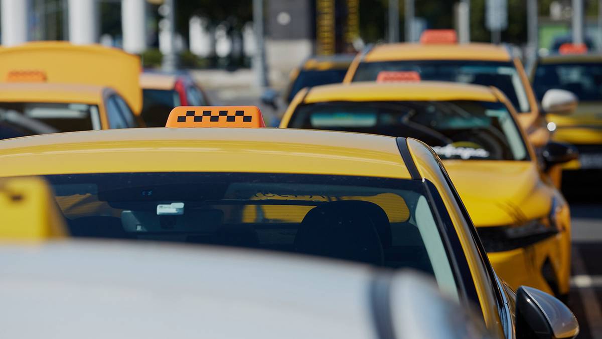 Таксистов начнут тестировать на знание достопримечательностей в Москве
