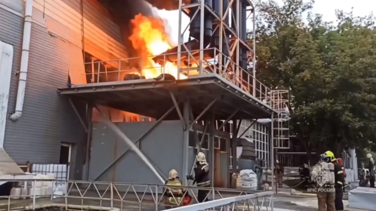 Открытое горение в НПО в Екатеринбурге ликвидировали