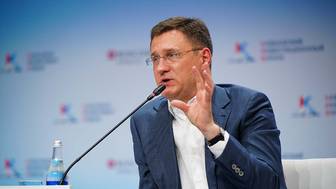 Новак: Курс рубля зависит от макроэкономических факторов