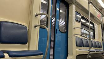 Отряд рыцарей в латах и с топорами заметили на станции «Комсомольская»