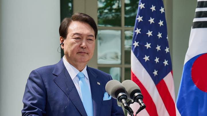 Экс-президенту Южной Кореи Юн Сок Елю вынесли первый приговор: за что его судят и почему хотят казнить