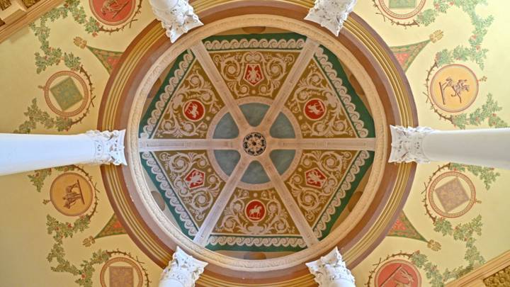 Роспись потолка Центрального Московского ипподрома на Беговой улице 