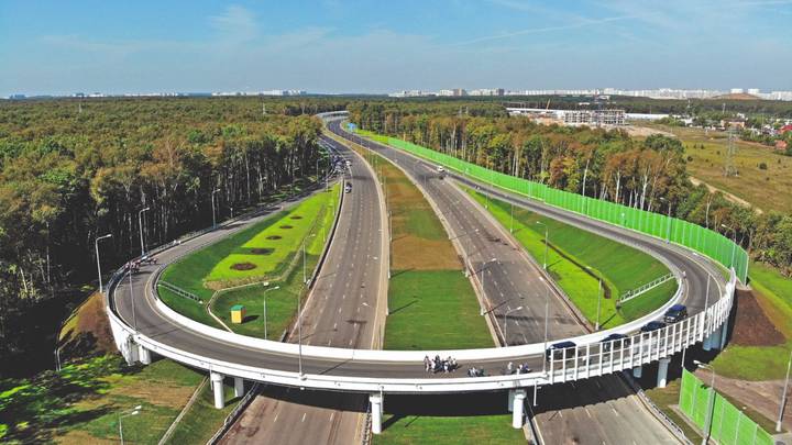 Открытие движения транспорта по первому участку магистрали Солнцево — Бутово — Варшавское шоссе между Киевским и Калужским шоссе