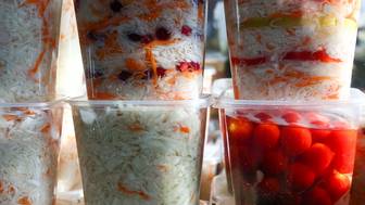 Квашеную капусту и мандарины пытались пронести на прямую линию с Путиным