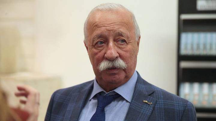 «Неосновательное обогащение»: на бильярдную Якубовича подали в суд «Неосновательное обогащение»: на бильярдную Якубовича подали в суд