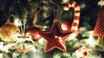 Более 1,1 тысячи желаний детей исполнили участники акции «Добрая елка»