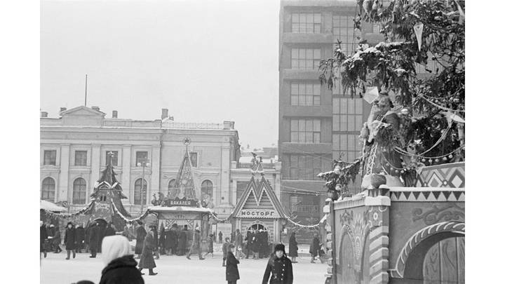 Елочный базар на Пушкинской площади в Москве. 1947 год / Фото: РИА Новости 