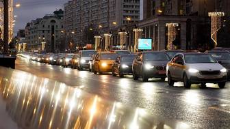 Столичных водителей призвали к особой аккуратности из-за непогоды 19 ноября