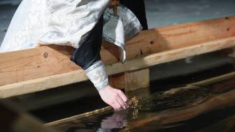 Какая температура воды в проруби на Крещение