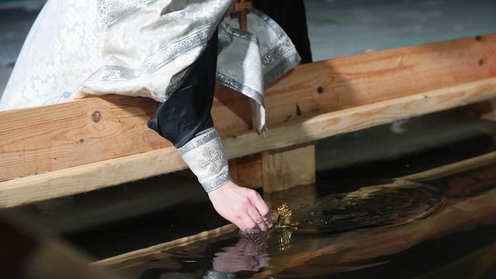 Праздник Крещения прошел — набрали святой воды, а что же дальше?