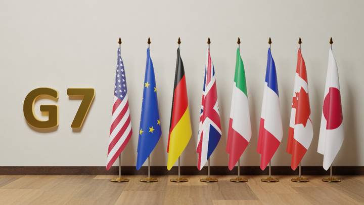 Проукраинская бравада напоказ