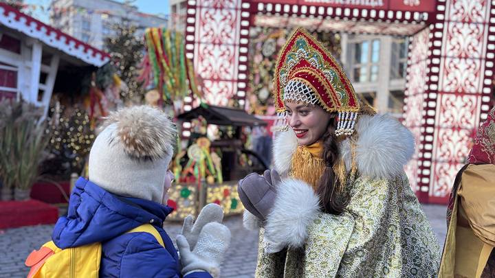 Начало празднования Масленицы на Манежной площади / Фото: Василиса Чернявская / Вечерняя Москва