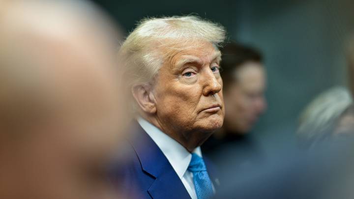 «Какого черта»: Трамп по ошибке позвонил экс-помощнику, которого назвал неудачником «Какого черта»: Трамп по ошибке позвонил экс-помощнику, которого назвал неудачником