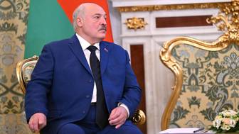 Лукашенко рассказал, что его сын учился в деревенской школе