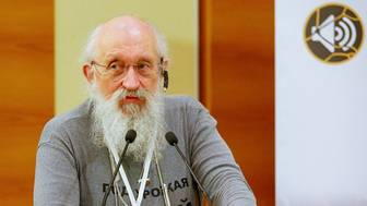 Вассерман объяснил, что будет с зарплатами учителей после изменения окладов