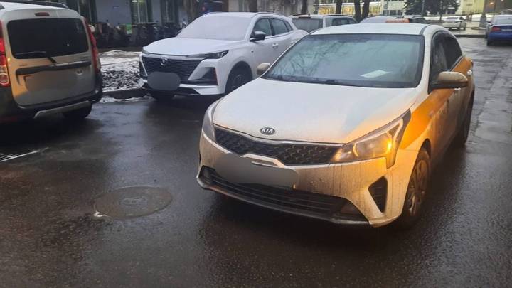 Таксист в Новой Москве не заметил пенсионерку и насмерть сбил ее Таксист в Новой Москве не заметил пенсионерку и насмерть сбил ее