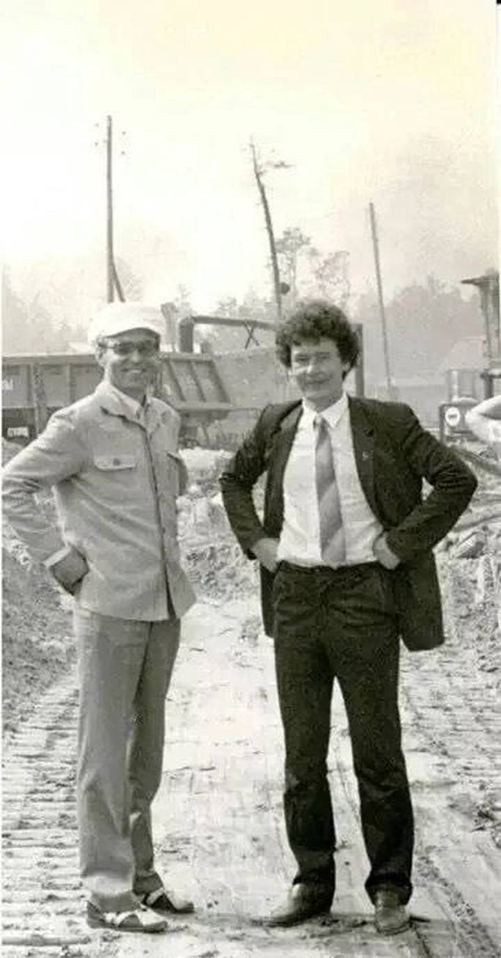 Собянин поделился архивной фотографией в честь Дня работника ЖКХ