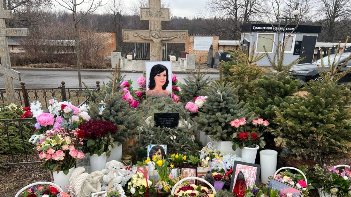 Голубкину похоронят рядом со Светличной и Заворотнюк