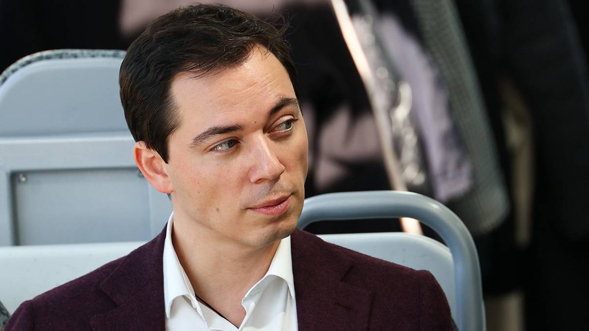 Газманов-младший объяснил, зачем хамил жюри в образе Гиппопотама на шоу «Маска»