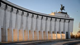 Представители Народного фронта передали шевронницу от сообщества народных полков в Музей Победы