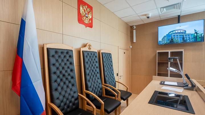 Судья Дробышева из Тамбова выносила приговоры, будучи на курорте: подробности и что ей грозит