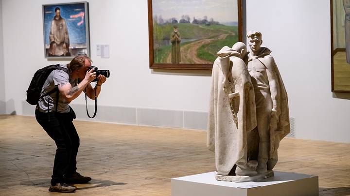 Выставка «1418 дней. К 80-летию Великой Победы» в Новой Третьяковке / Фото: Дмитрий Дубинский / Вечерняя Москва