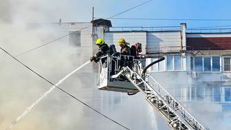 Двое детей спаслись из загоревшейся квартиры в районе Северное Бутово в Москве