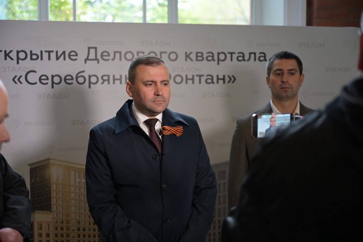 президент Группы «Эталон» Михаил Бузулуцкий (слева) и глава управы Алексеевского района города Москвы Роберто Леонов