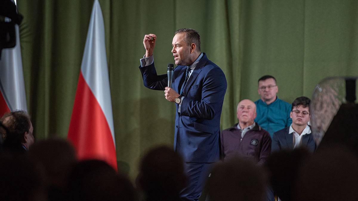 Навроцкий обвинил Туска в запугивании поляков войной с РФ ради рейтингов
